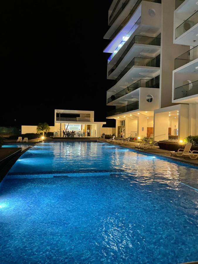 Resort Playa Azul Departamentos Frente Al Mar Tonsupa Buitenkant foto