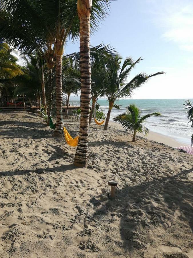 Resort Playa Azul Departamentos Frente Al Mar Tonsupa Buitenkant foto