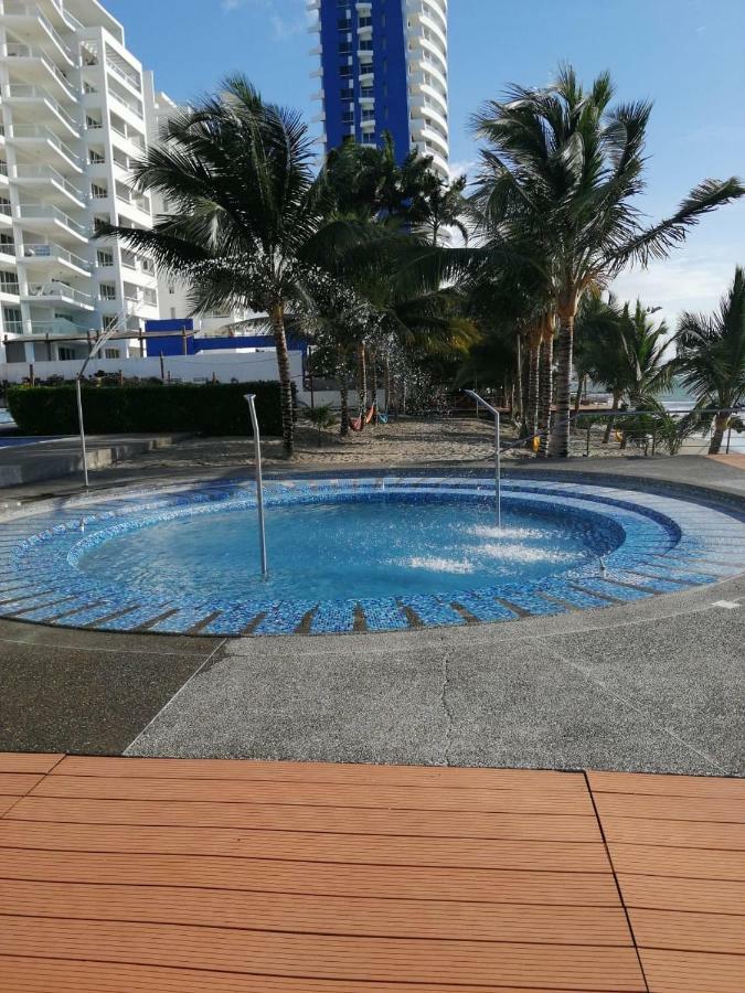 Resort Playa Azul Departamentos Frente Al Mar Tonsupa Buitenkant foto